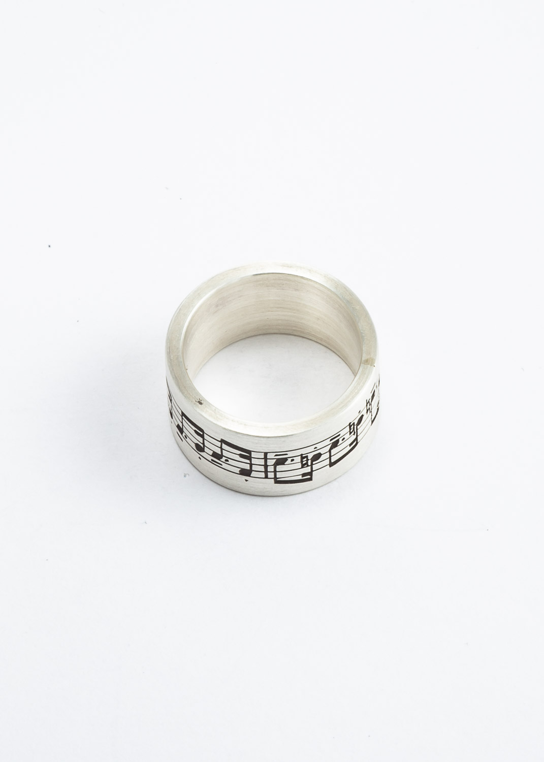 Ring mit Noten – Bild 2
