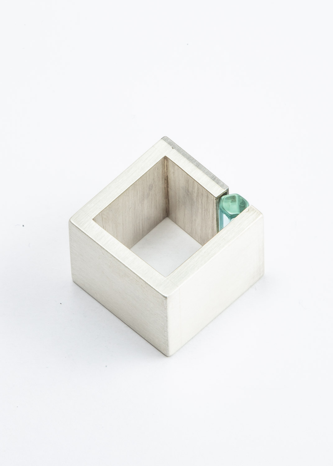 quadratischer Ring mit Aquamarinkristall – Bild 4