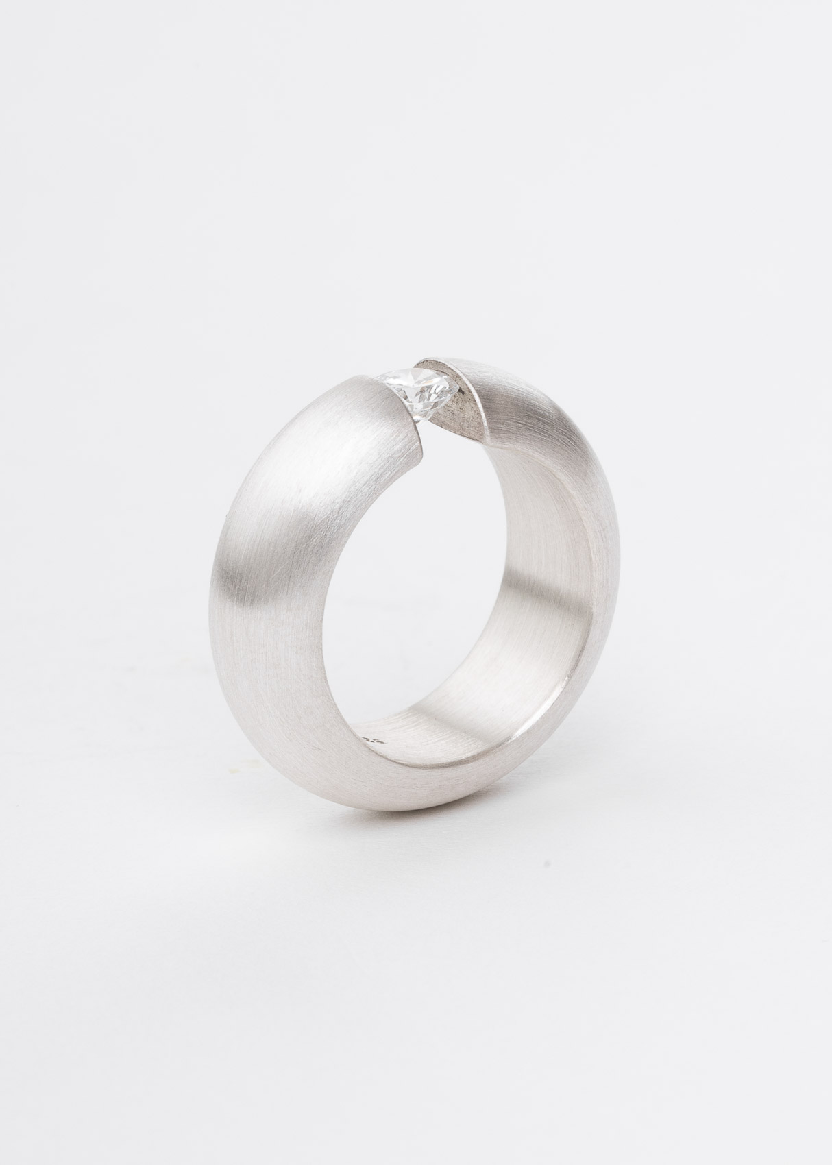 halbrunder Spannring mit Zirkonia