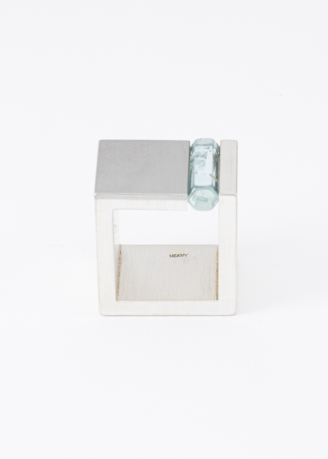 quadratischer Ring mit Aquamarinkristall