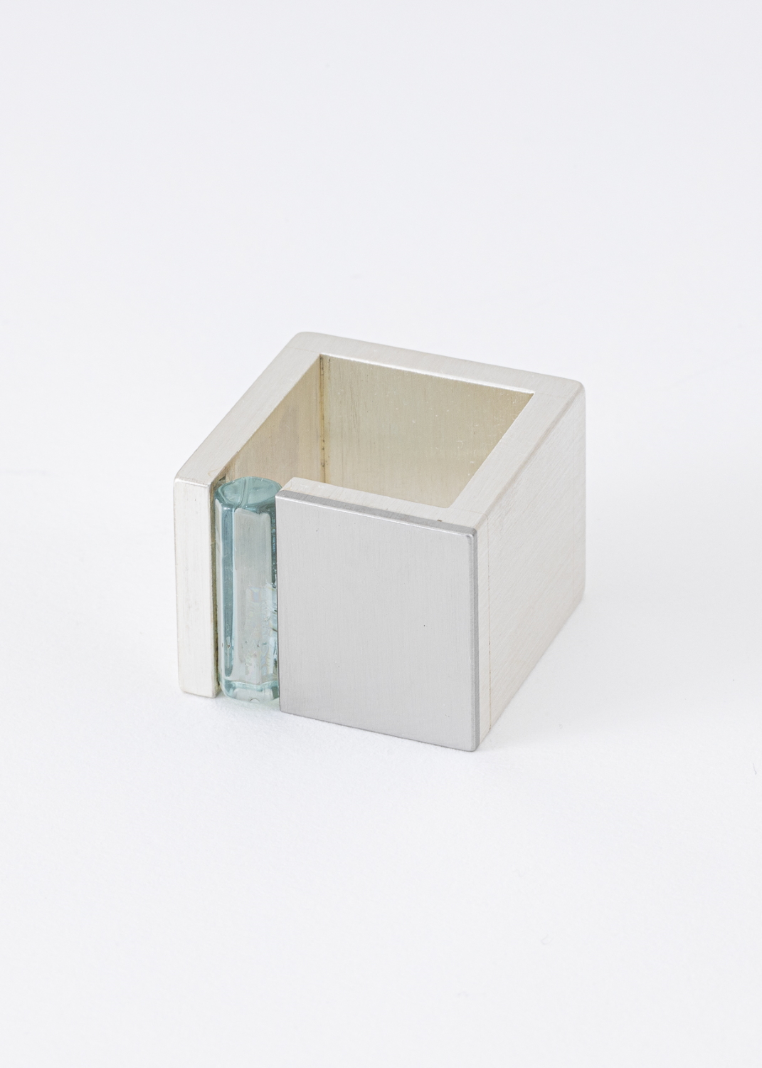 quadratischer Ring mit Aquamarinkristall – Bild 3