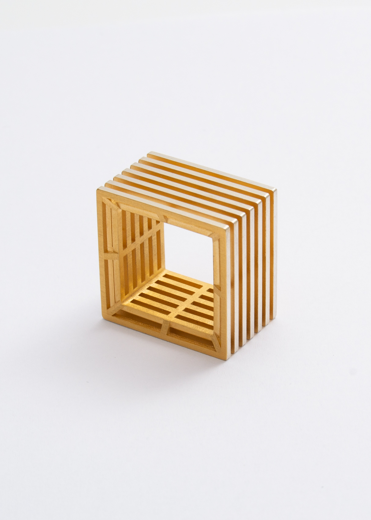 Eckiger 3D Ringel-Ring